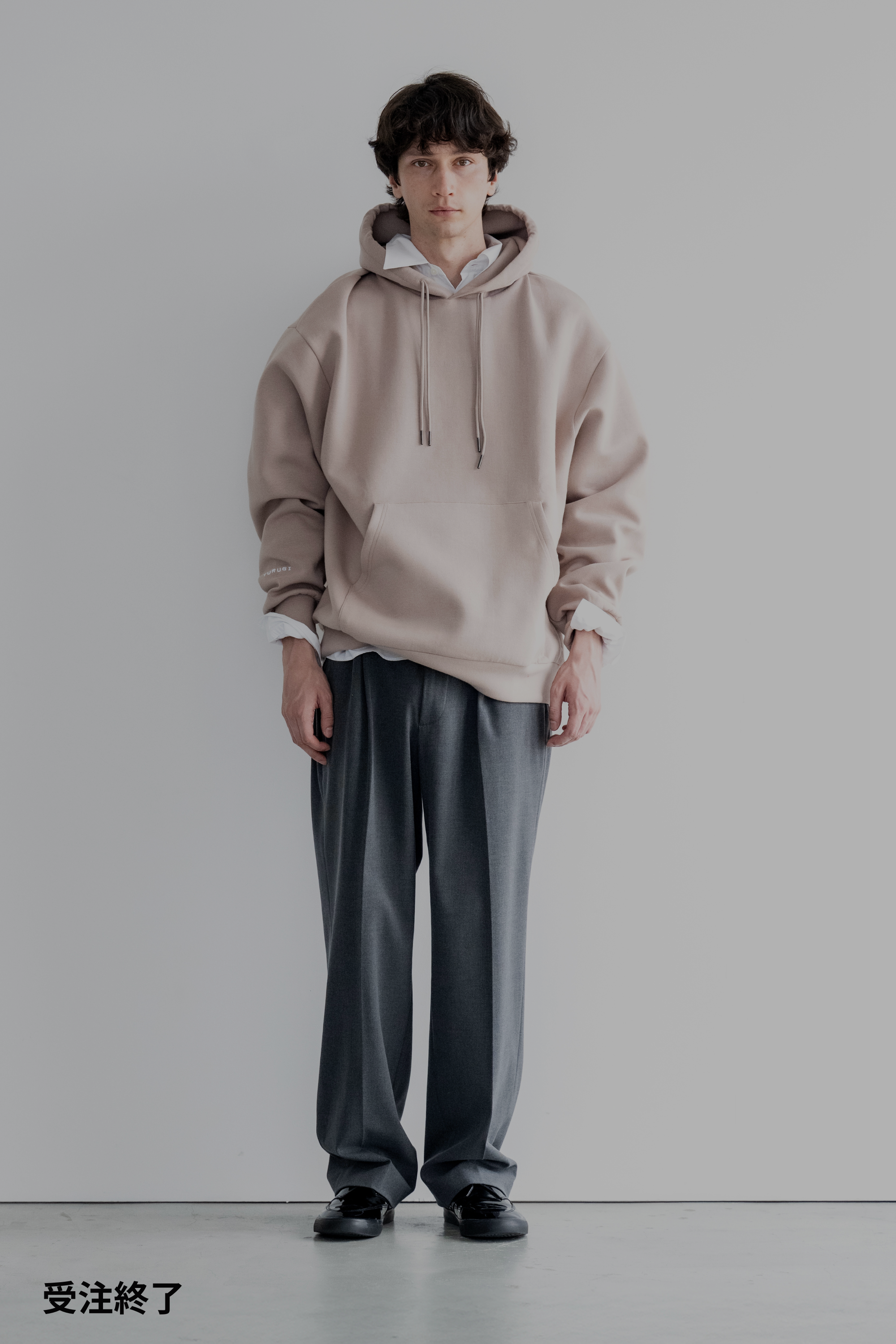 オーバーサイズフーディー