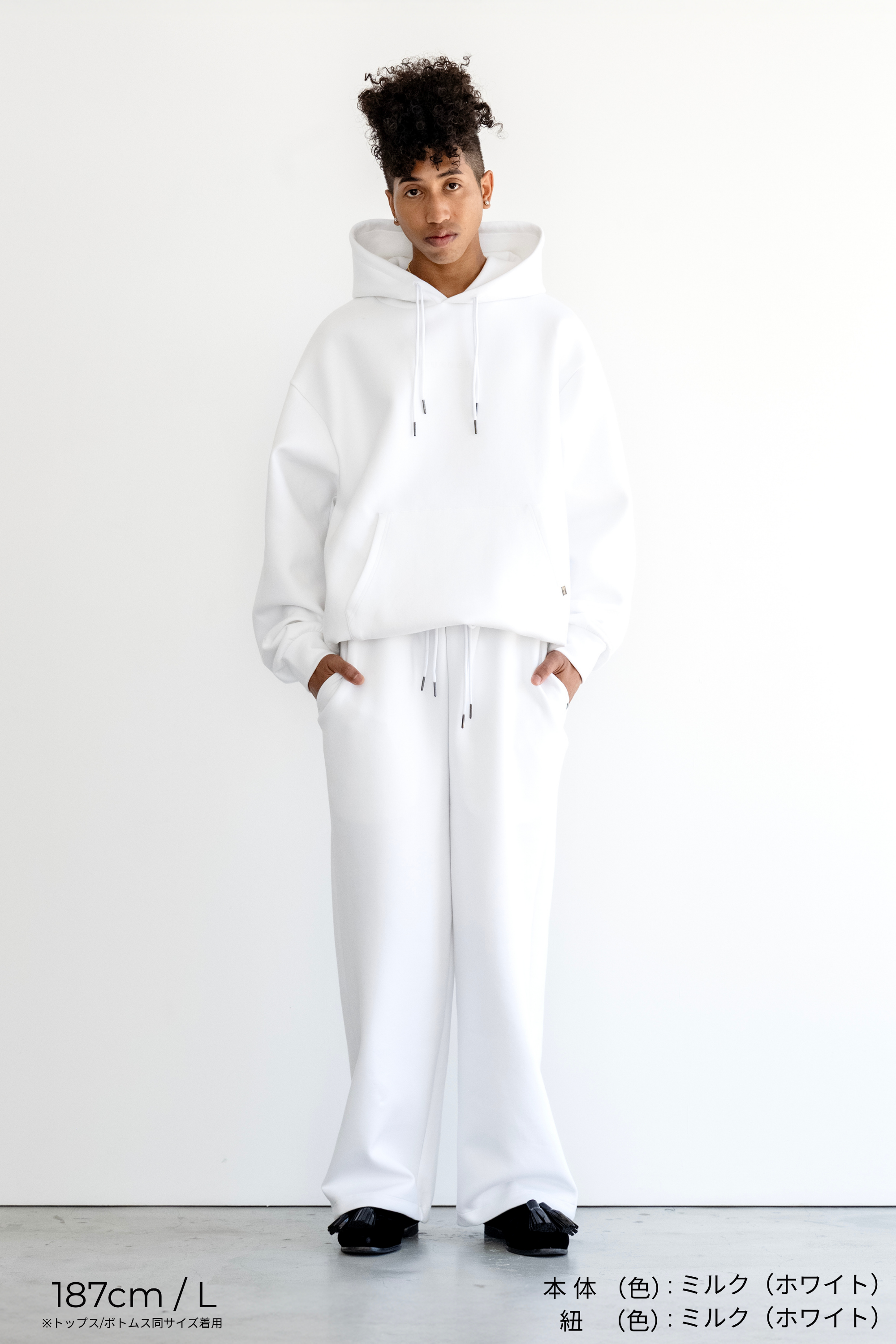 オーバーサイズフーディー