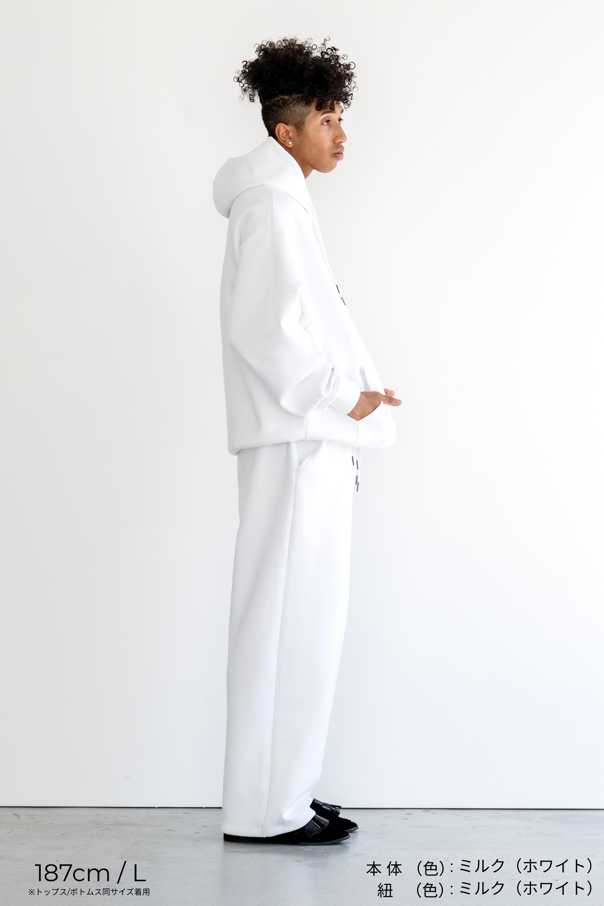 オーバーサイズフーディー