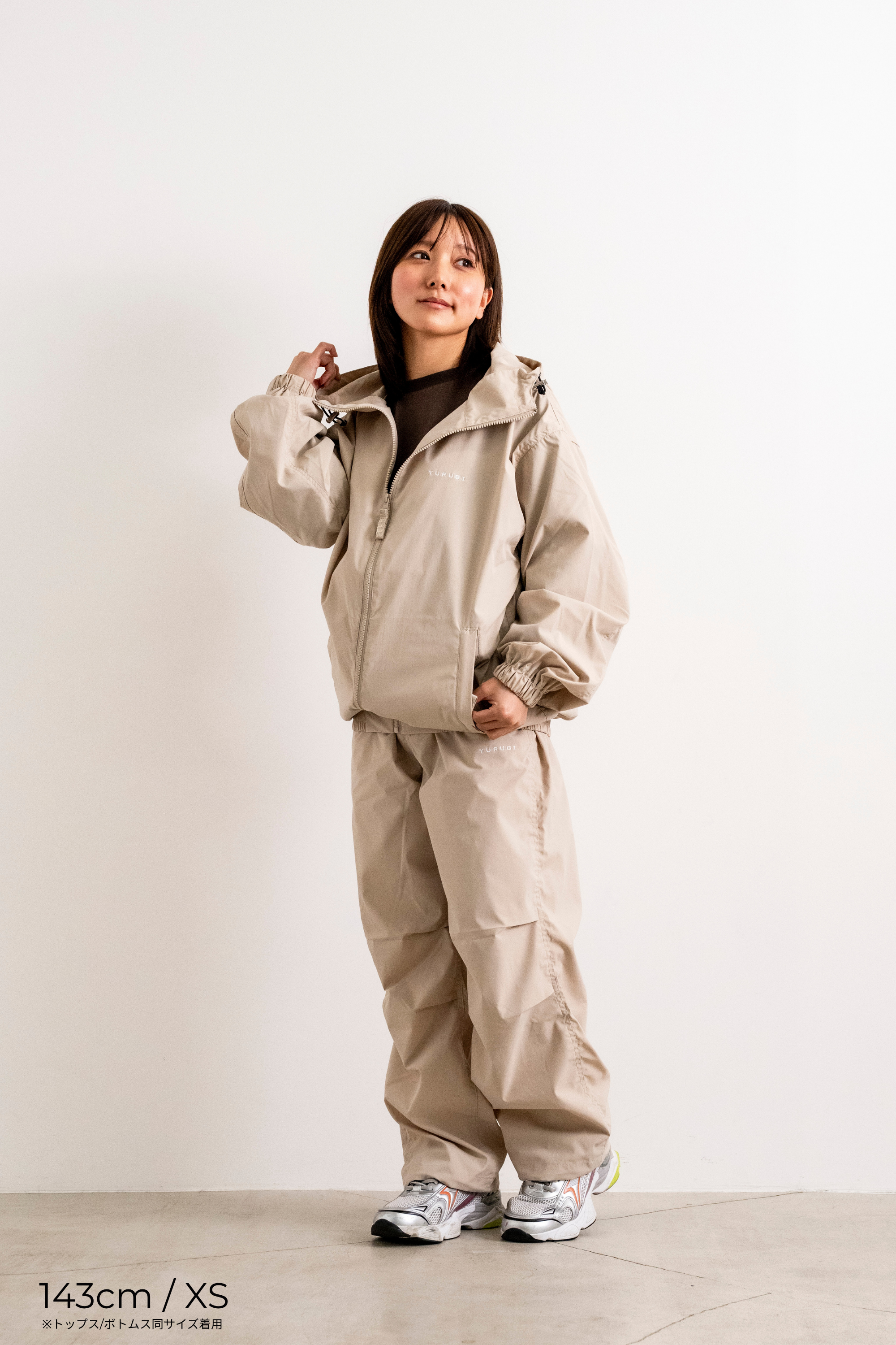 ジップフーディー（シャカシャカ）
